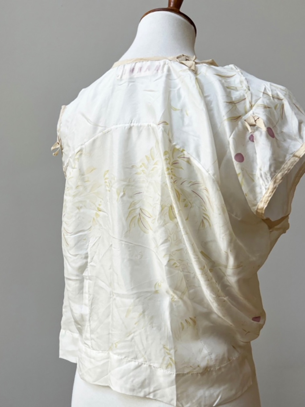 Marni Ivory Silk Floral-Print Sleeveless Blouse - Picture 5 of 7